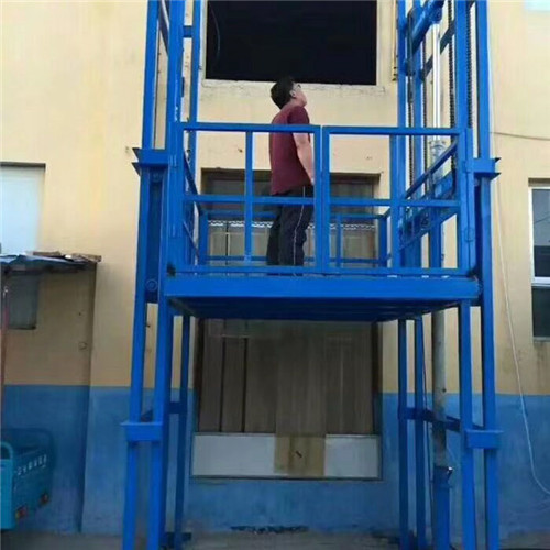 導(dǎo)軌式升降平臺(tái)