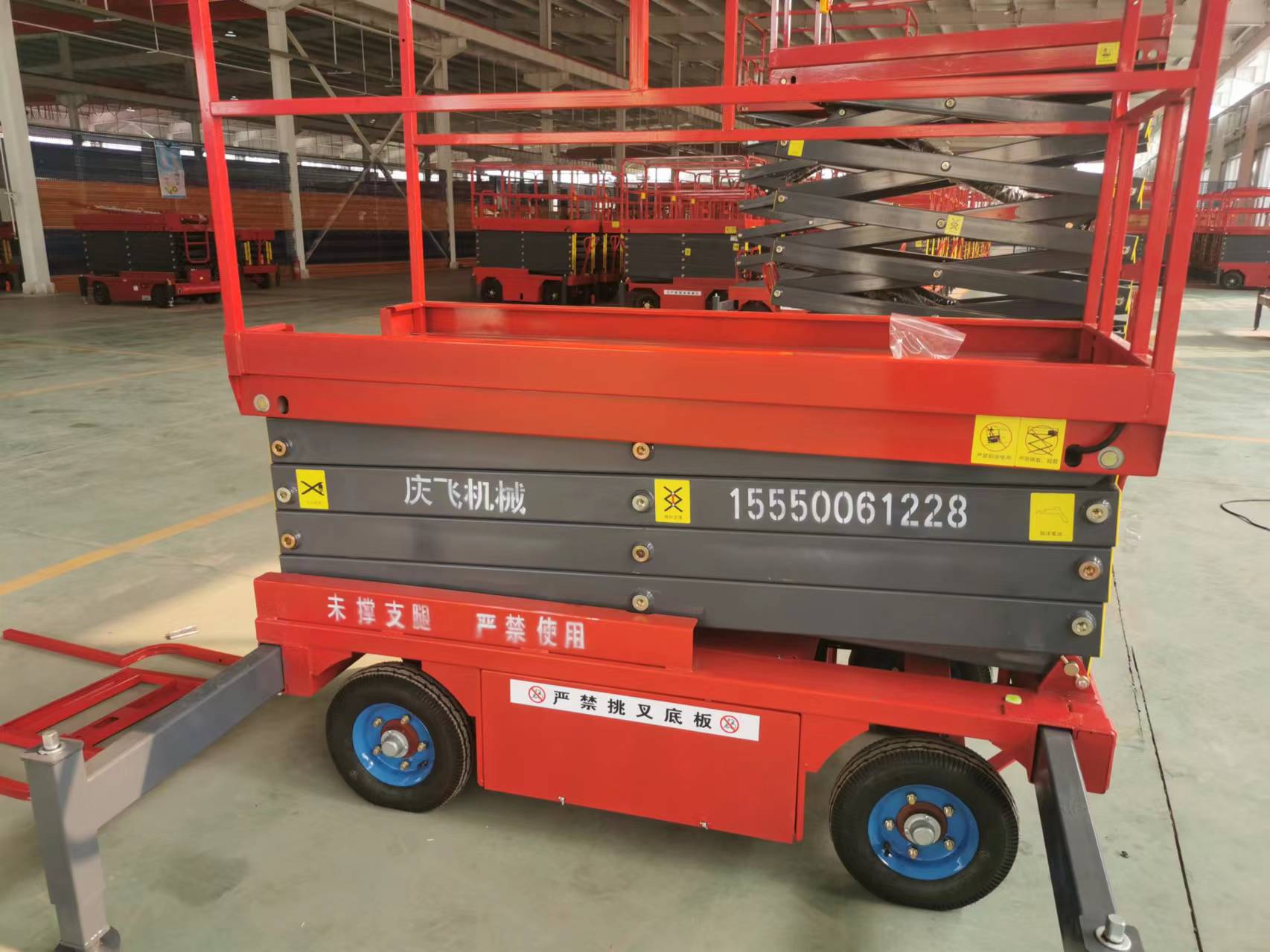 剪叉式卸貨升降平臺與導(dǎo)軌式卸貨升降平臺不同點！